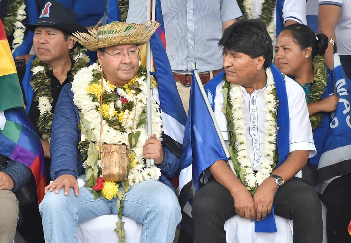 El presidente de Bolivia, Luis Arce, y Evo Morales, en un acto del MAS en marzo de 2023. Foto: EFE   