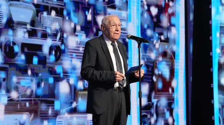 Macaya Márquez fue homenajeado en la última entrega de los Martín Fierro de Radio.