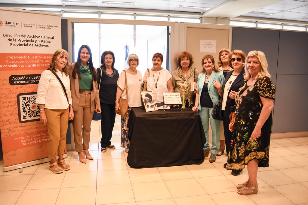 2024-12-13 GOBIERNO La sala de consultas del Archivo recuperó su histórica placa