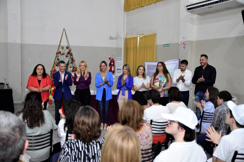 2024-12-23: FAMILIA Y DESARROLLO HUMANO: ENTREGA DE CERTIFICADOS