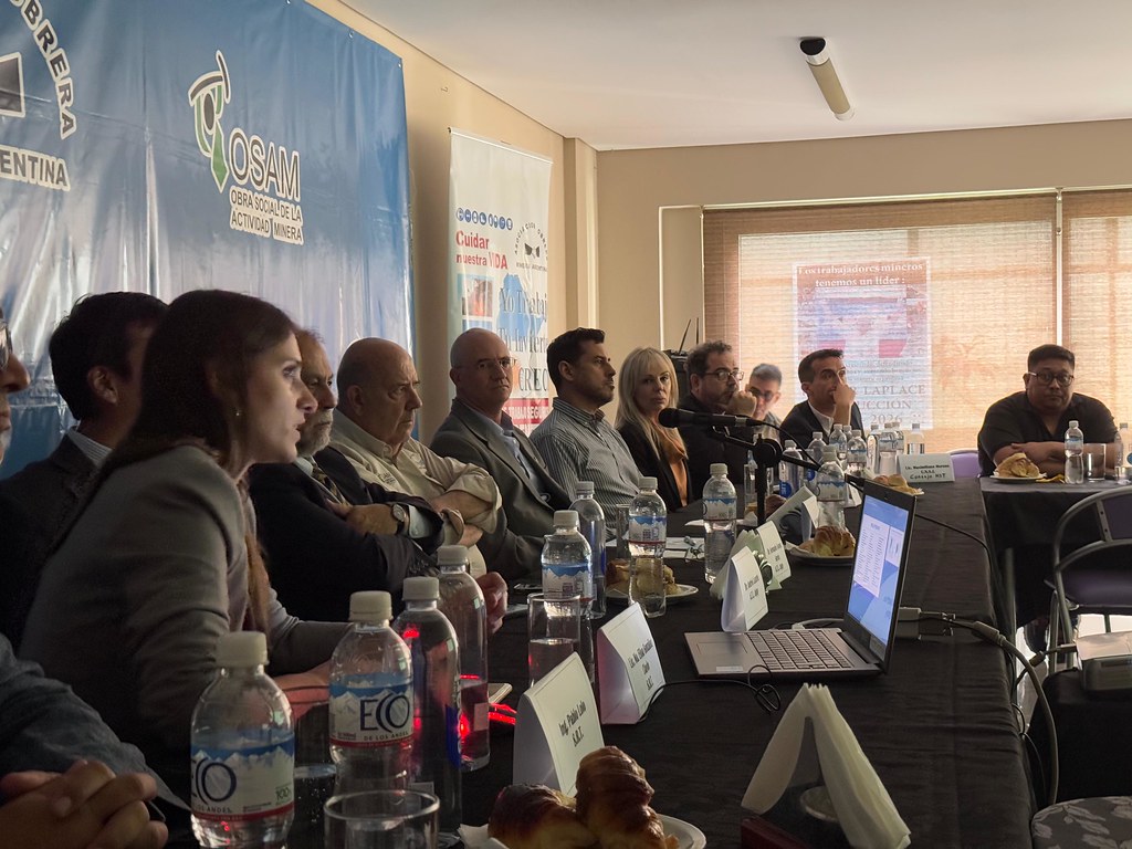 2024-12-26 GOBIERNO Gobierno presentó la Ficha Técnica del Comité Mixto de seguridad laboral para el sector minero