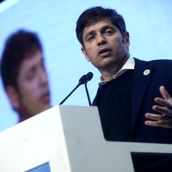 Axel Kicillof cruzó a Milei por el recorte de medicamentos a jubilados del PAMI y calificó de "irrelevante" cobrar la atención sanitaria a extranjeros