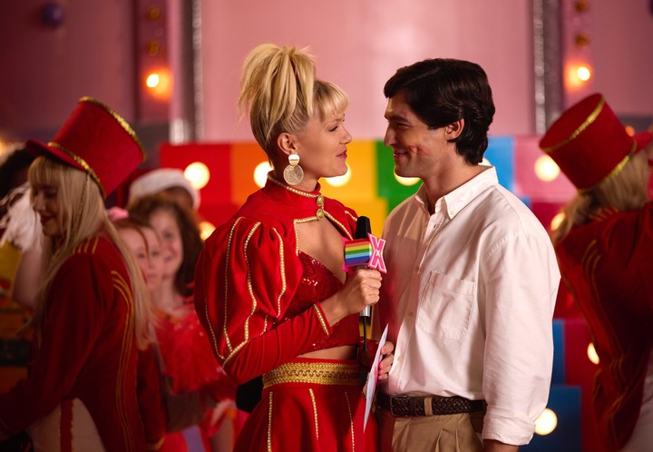 Pâmela Tomé como Xuxa Meneghel y Gabriel Leone como Ayrton Senna en la serie de Netflix