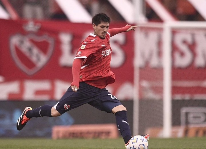 Kevin Lomónaco en acción con la camiseta del Rojo.  (Foto: Prensa Independiente)
