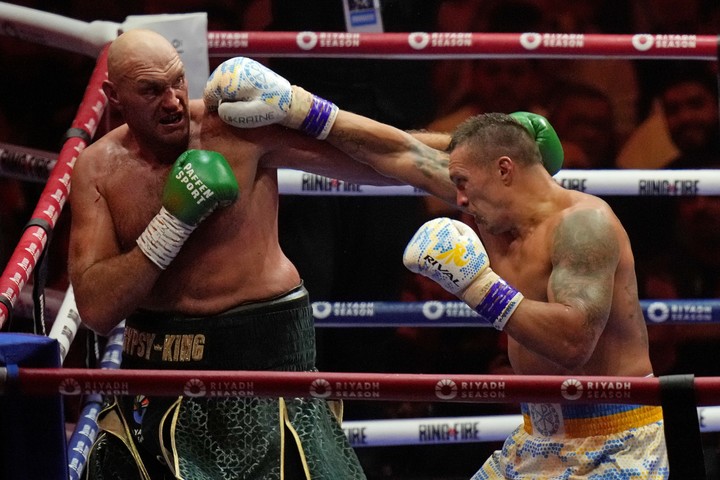 Oleksandr Usyk y Tyson Fury volverá a enfrentarse en Riad. Foto: Francisco Seco / AP.