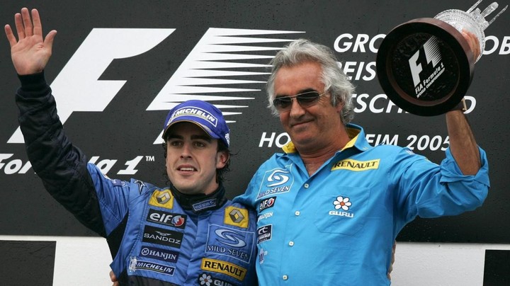 Briatore y Fernando Alonso festejando en épocas doradas en Renault 