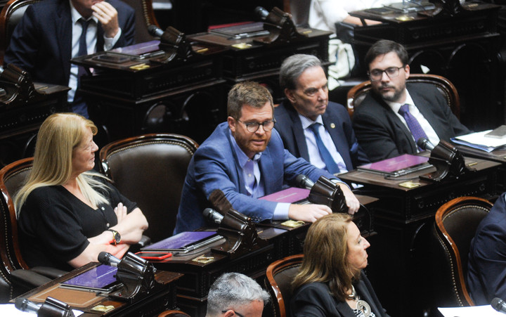Nicolás Massot, Miguel Angel Pichetto, Margarita Stolbizer y Oscar Agost Carreño en el recinto de Diputados. Foto: Federico López Claro.