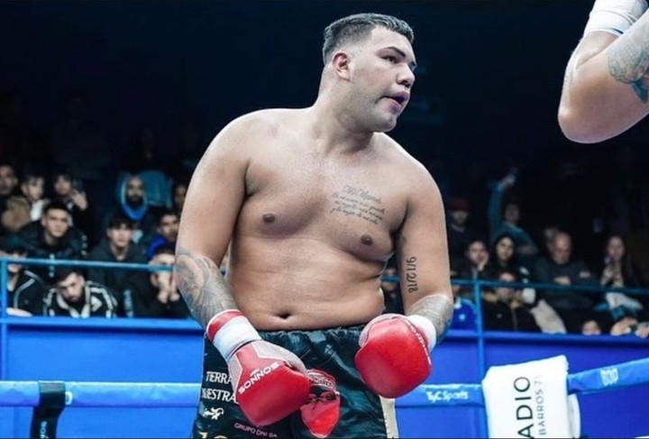 El bonaerense Emiliano Mendoza, quien solo hizo cinco peleas como profesional, competirá en la división pesado del Boxing Grand Prix. Foto: Instagram Emiliano Mendoza.