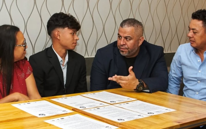 Julio Guevara Jr., el entrenador del equipo de béisbol de Venezuela que se quedó en España.