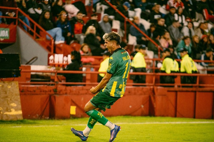 Aldosivi hizo un gran partido en Parque Patricios. Foto: CAA.