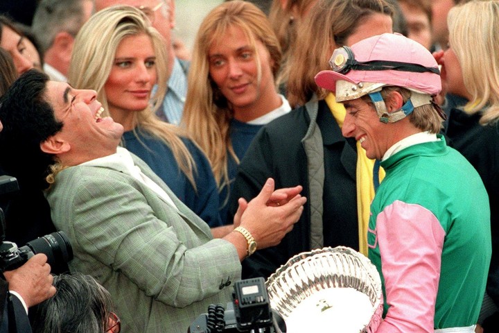 Jorge Valdivieso sobre Maradona: "Nos hicimos amigos, incluso me fue a ver el hospital cuando me quebré", revela. 