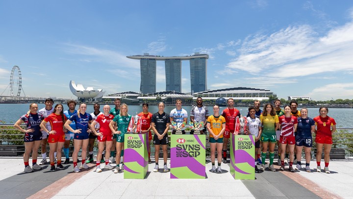 La fotos de todos los capitanes de Singapur, con Mare en el centro de la escena. Foto @SVNSSeries