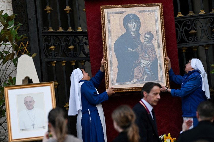 El icono Salus Populi Romani en la Basilica de Santa Maria Maggiore. Foto: Reuters
