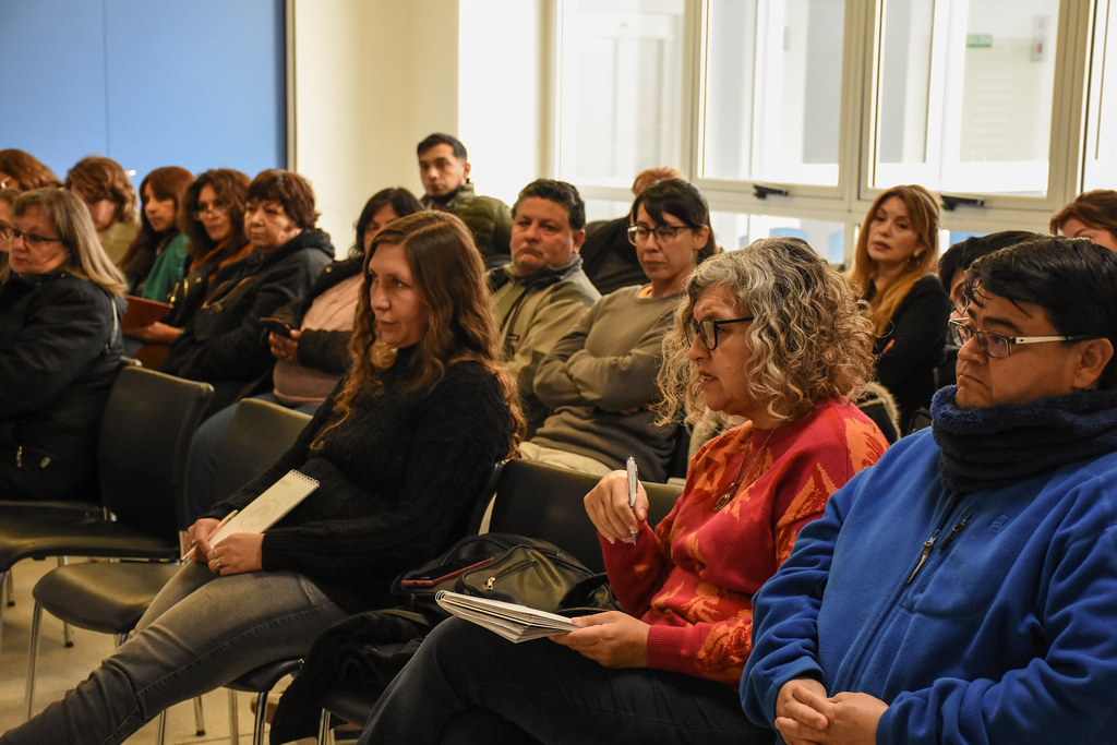 2025-05-30 GOBIERNO Gobierno brindó apoyo administrativo a bibliotecas populares con un conversatorio