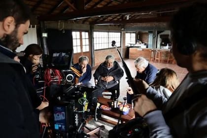 Chomsky & Mujica, el documental dirigido a los millennials y centennials. Con el lingüista estadounidense pasó un fin de semana en 2017 en el que conversaron de todo, desde geopolítica hasta la definición del amor