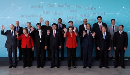 Con el presidente chino Xi Jinping y los líderes de América Latina y el Caribe durante la Cumbre de China y la CELAC en el Palacio de Itamaraty, en Brasilia, el 17 de julio de 2014