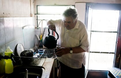 En su casa, donde él y su esposa han vivido durante años, cerca de Montevideo, Uruguay, el 11 de diciembre de 2012