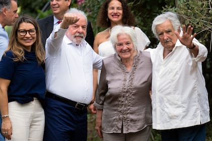 Visita del presidente Luiz Inácio Lula da Silva y su mujer, Rosangela Da Silva, a la casa de Mujica en las afueras de Montevideo, el 25 de enero de 2023