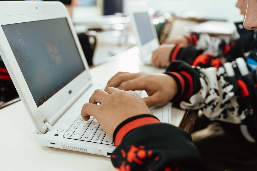 2025-06-13 ECONOMIA: La conectividad llegó al corazón de Vallecito y transformó la educación rural
