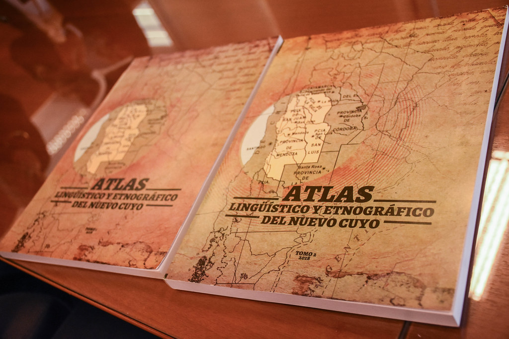 2025-07-02 GOBIERNO: Donación de libros al AGP