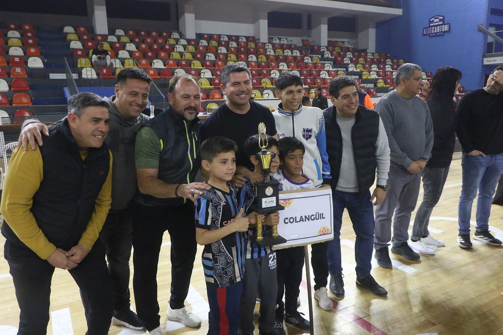 2025-9-8 deporte: La Liga Infantil de Futsal de Rawson tuvo su cierre en el Aldo Cantoni